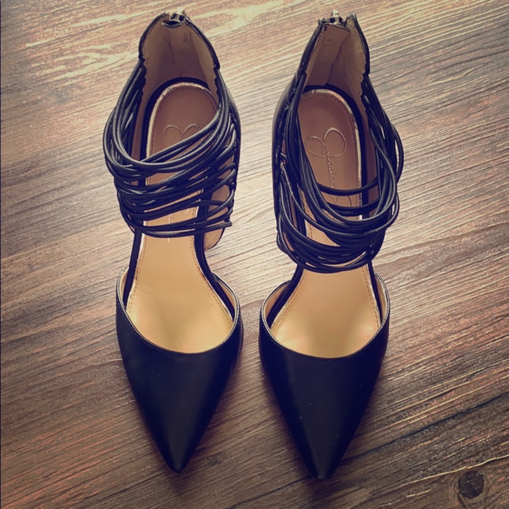 Jessica Simpson black pumps